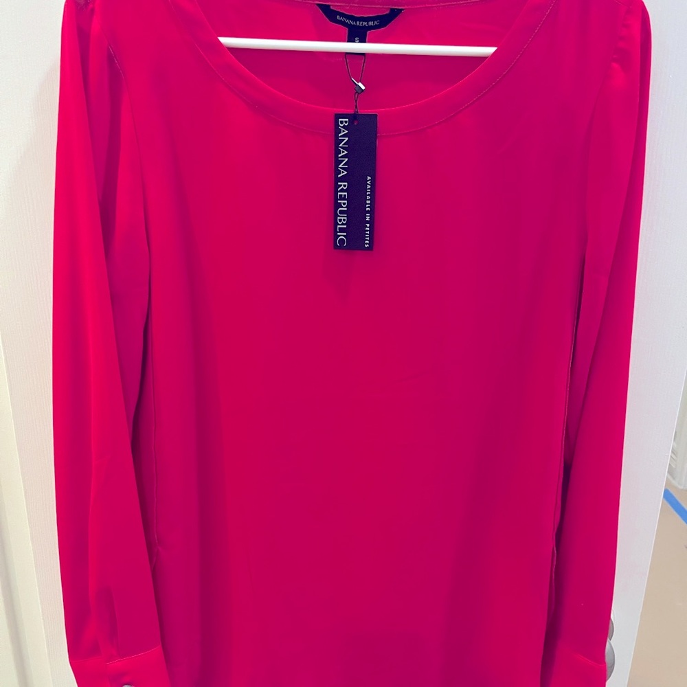 NWT Banana Republic Long Sleeve blouse in ‘Pop of Pink’ size small